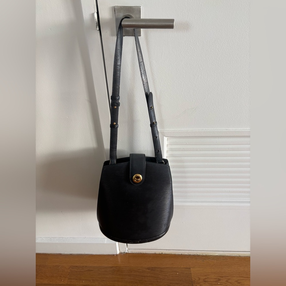 Louis Vuitton Vintage Cluny Bucket Epi  Leather Shoulder Bag with Gold Hardware